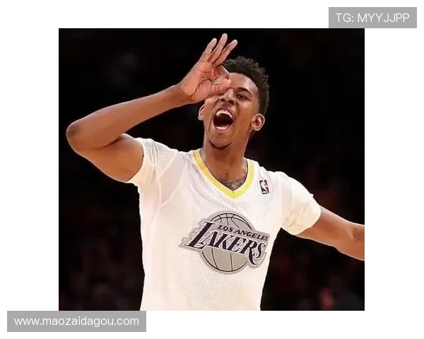 尼克杨称字母哥回归托马斯站角